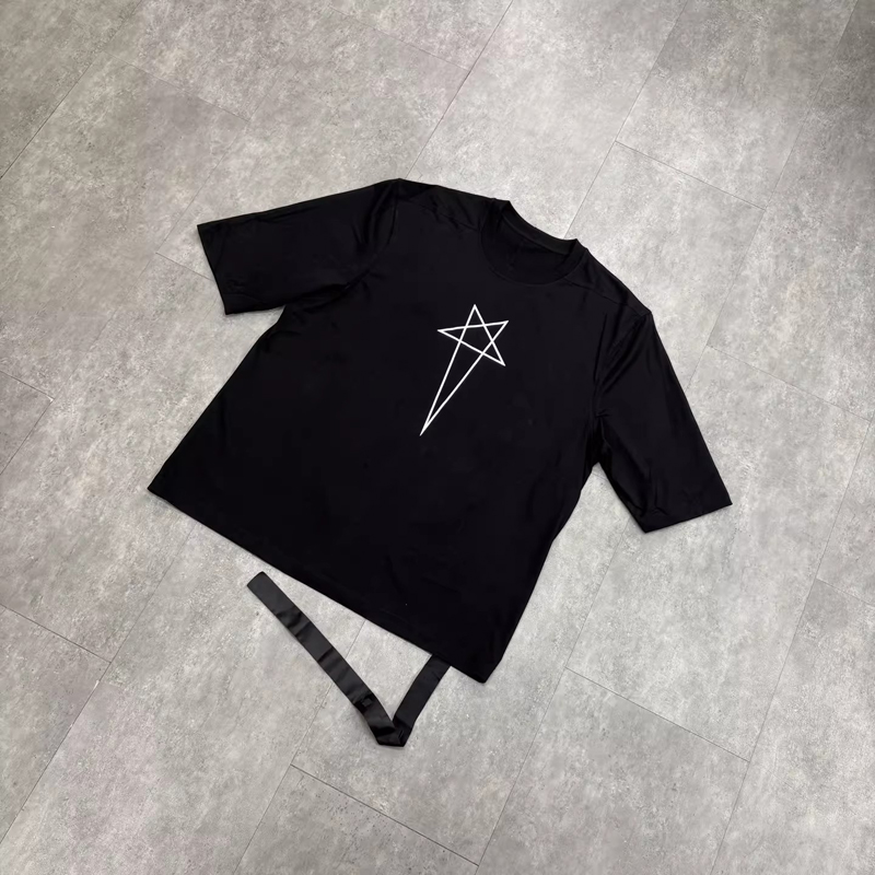 Longline Tee Oversized - تي شيرت أسود كبير الحجم بنمط
