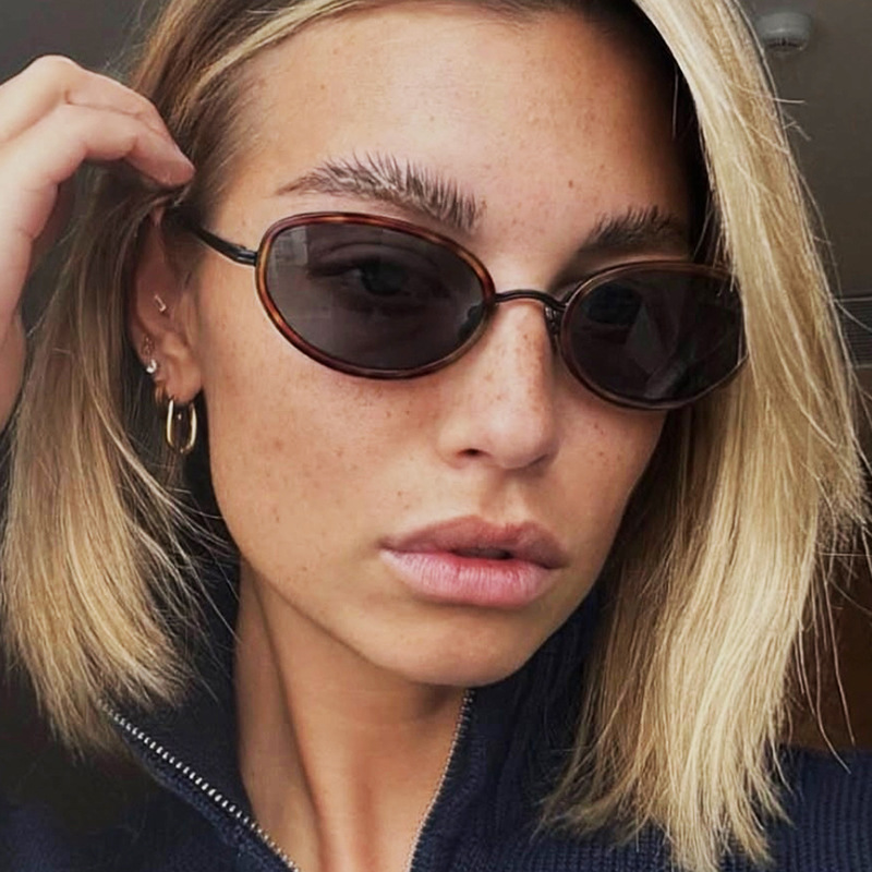 نظارات شمسية عصرية جديدة بإطار - مراجعة Street Fashion Definition وسعره