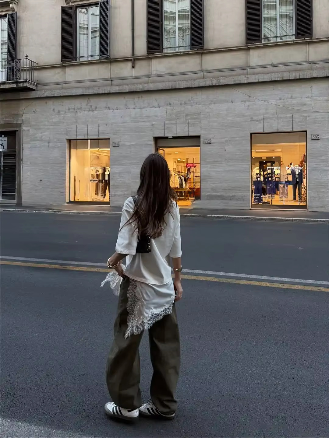 تي شيرت نسائي فضفاض بأكمام نصف - مراجعة Longline Tee Oversized وسعره